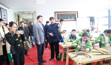 省檢查組來(lái)永康錫雕館考查驗(yàn)收