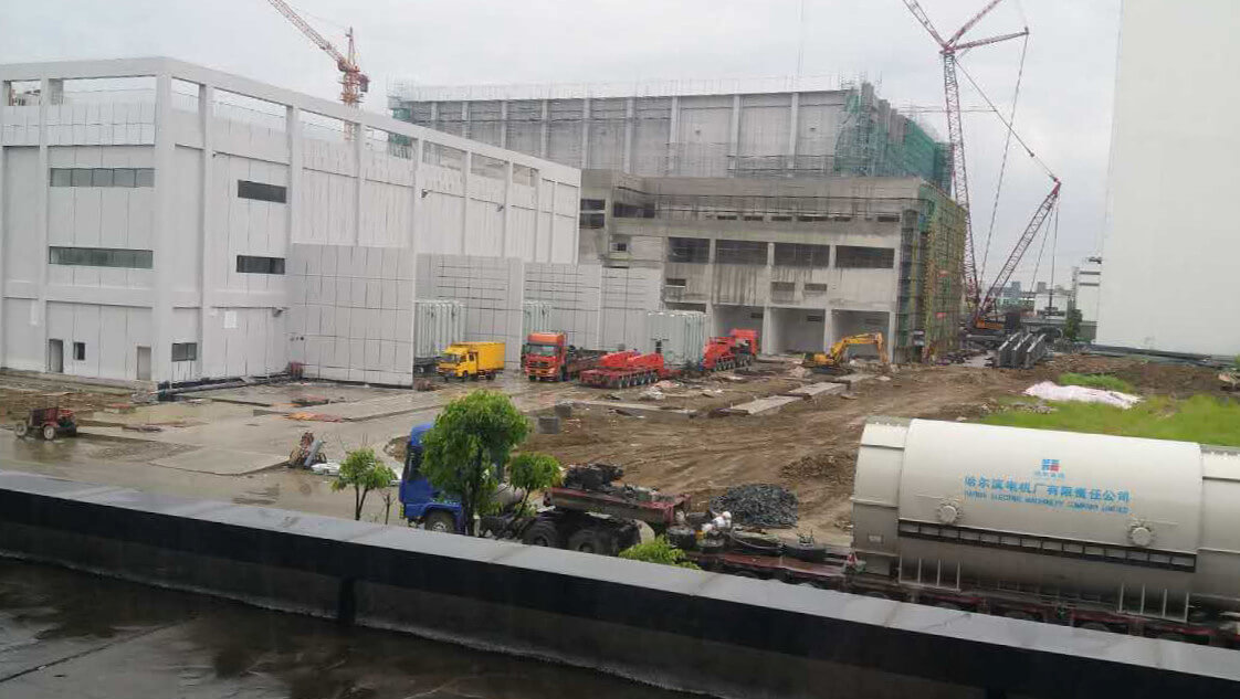 212-2建设中的试验大厅.jpg