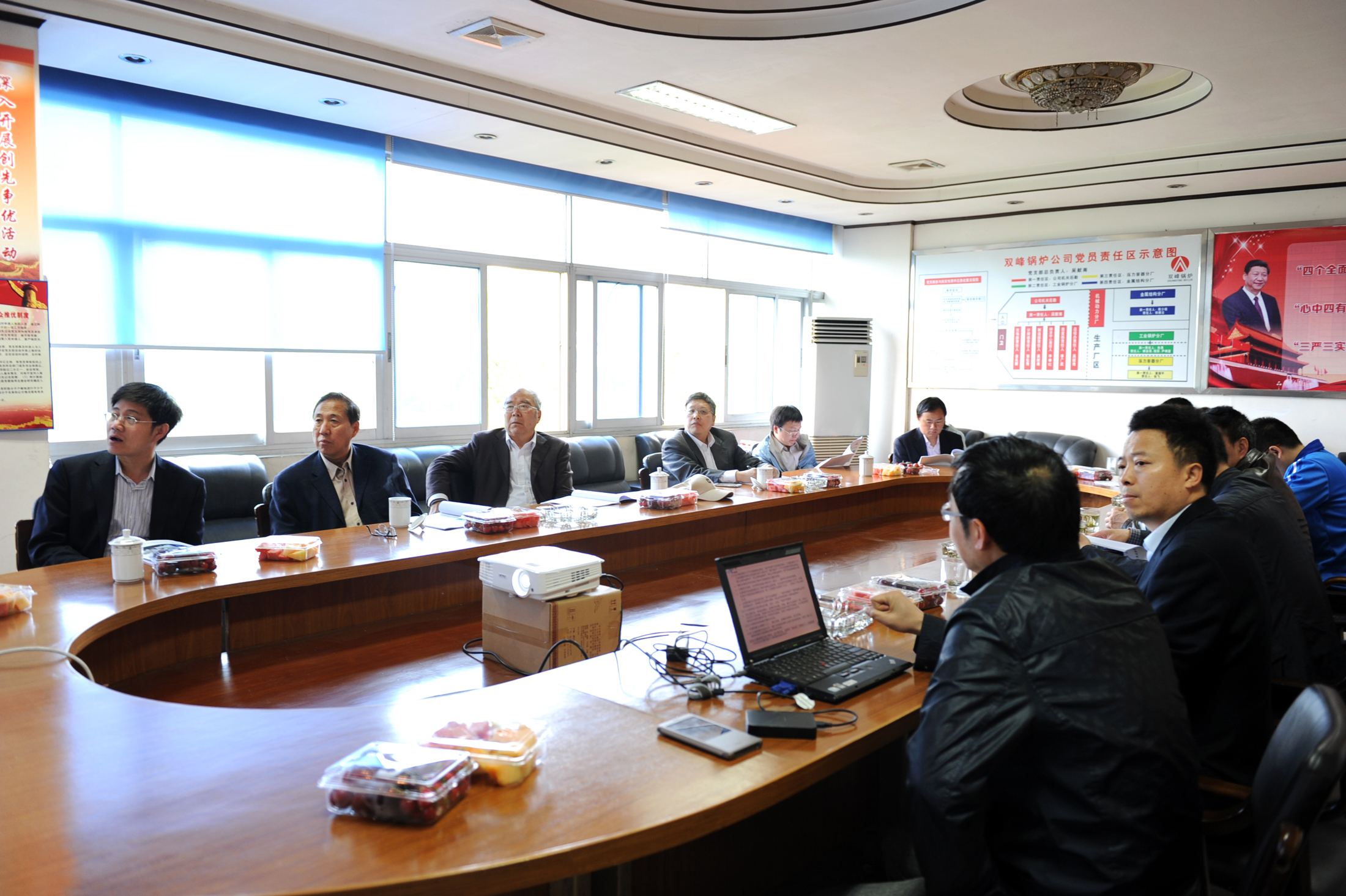 工程院院士郝吉明段宁环保部王金南等参观先创新能源